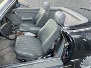 Image 24/36 de Mercedes-Benz 560 SL (1989)