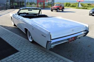Image 21/50 of Lincoln Continental Convertible (1967)