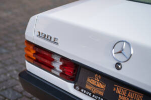 Imagen 14/42 de Mercedes-Benz 190 E (1984)