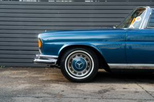 Image 11/57 de Mercedes-Benz 280 SE 3,5 (1971)