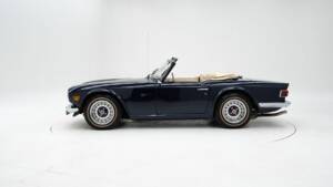Image 8/15 of Triumph TR 6 (1975)