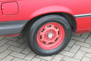 Image 18/30 of BMW 320i (1982)