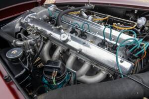 Image 4/50 de Aston Martin DB 5 Vantage (1965)