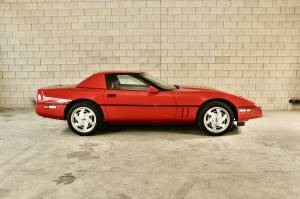 Bild 3/32 von Chevrolet Corvette Convertible (1988)