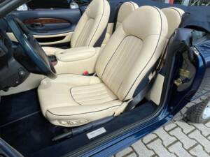 Immagine 11/20 di Aston Martin DB 7 Volante (1998)