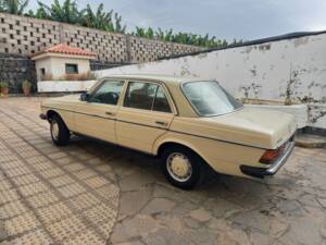 Bild 8/8 von Mercedes-Benz 300 D (1982)
