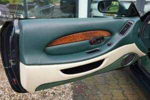 Bild 36/50 von Aston Martin DB 7 Vantage (2001)