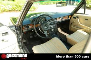 Image 8/15 de Mercedes-Benz 250 CE (1970)