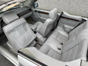 Bild 32/50 von Mercedes-Benz E 320 (1995)