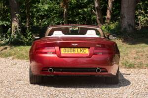 Image 17/50 of Aston Martin DB 9 Volante (2006)