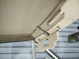 Bild 47/59 von Aston Martin V8 EFi Volante (1988)