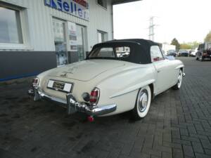 Image 4/27 of Mercedes-Benz 190 SL (1961)
