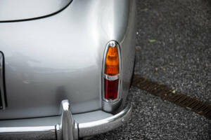 Image 26/50 of Aston Martin DB 2&#x2F;4 Mk III (1958)