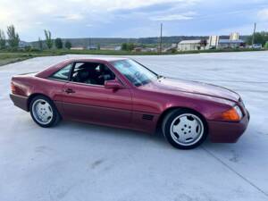 Image 1/30 of Mercedes-Benz 300 SL-24 (1992)