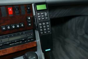 Image 18/30 of Mercedes-Benz 560 SEL (1989)