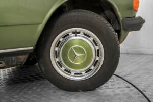 Afbeelding 46/50 van Mercedes-Benz 200 T (1982)