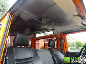 Image 24/38 of Land Rover 90 (1987)