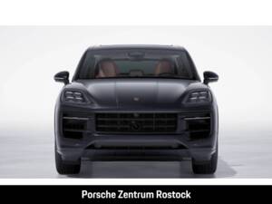 Imagen 8/10 de Porsche Cayenne Coupé E-Hybrid (2026)