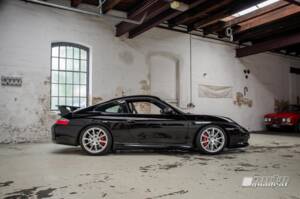 Image 6/13 de Porsche 911 GT3 (2004)