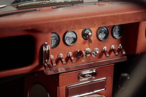 Bild 9/50 von Jaguar E-Type 3.8 Helm (1963)