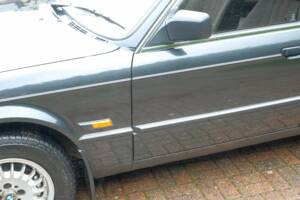 Immagine 25/50 di BMW 320i (1986)