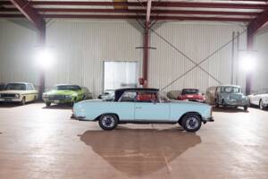 Image 2/91 of Mercedes-Benz 280 SE (1970)