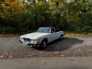 Bild 2/10 von Jaguar XJ 12 (1989)