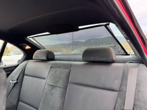 Image 47/57 of BMW 320i (2002)