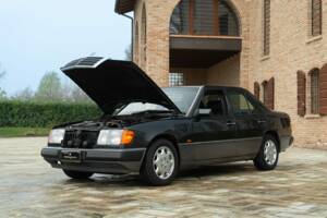 Obraz 44/49 pojazdu Mercedes-Benz 320 E (1993)
