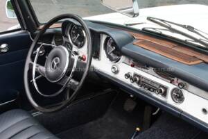 Afbeelding 16/31 van Mercedes-Benz 230 SL (1967)