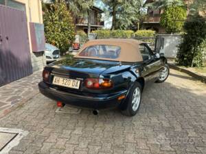 Image 2/6 de Mazda MX-5 1.6 (1996)