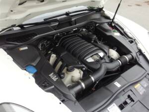 Bild 93/99 von Porsche Cayenne S (2010)