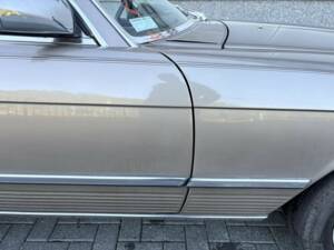Image 15/50 of Mercedes-Benz 560 SL (1987)