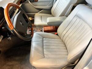 Image 16/64 of Mercedes-Benz 280 SE (1983)
