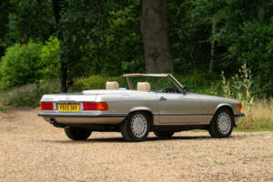 Imagen 4/50 de Mercedes-Benz 300 SL (1989)