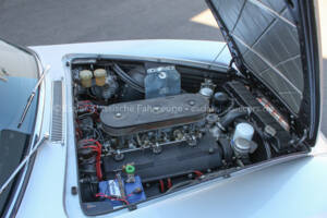 Image 20/36 de Ferrari 330 GT 2+2 (1964)