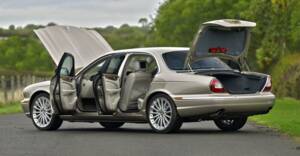 Afbeelding 16/50 van Jaguar XJ 8 4.2 (2003)