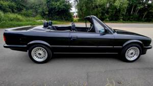 Immagine 29/53 di BMW 320i (1989)