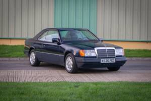 Bild 7/30 von Mercedes-Benz 300 CE (1992)