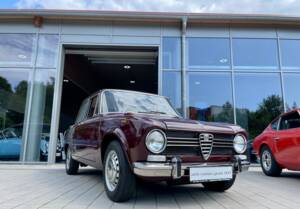 Image 20/23 of Alfa Romeo Giulia 1300 Super (1972)