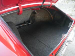 Image 18/28 of BMW 1600 GT (1968)