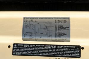 Bild 26/50 von Mercedes-Benz 380 SL (1982)