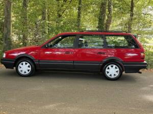 Image 7/21 of Volkswagen Passat Variant 2.0 (1990)