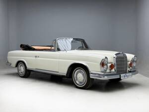 Afbeelding 13/36 van Mercedes-Benz 250 SE (1966)