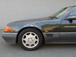 Image 30/96 of Mercedes-Benz 300 SL (1992)
