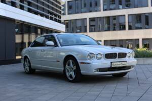 Imagen 3/77 de Jaguar XJ 8 4.2 (2005)