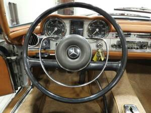 Image 6/15 de Mercedes-Benz 230 SL (1966)