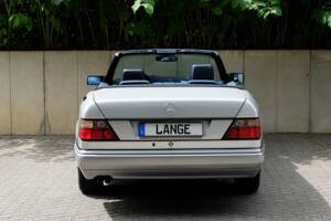 Image 10/69 of Mercedes-Benz E 320 (1994)