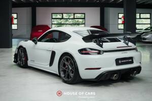 Image 9/25 de Porsche 718 Cayman GT4 RS Weissach (2022)