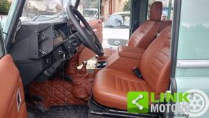 Image 2/10 of Land Rover Defender 90 (1998)